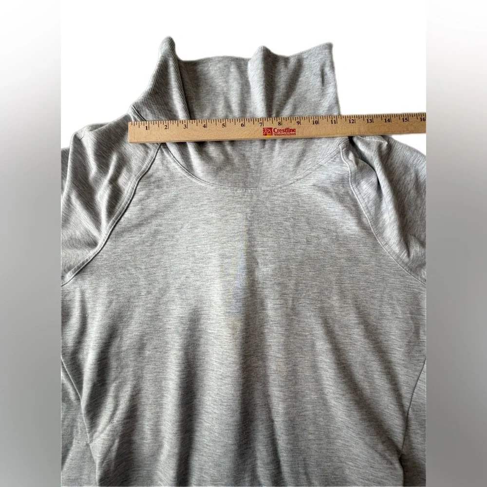 Lululemon High Lines Pullover
Heathered Core Ultra Light Grey - Picture 9 of 12